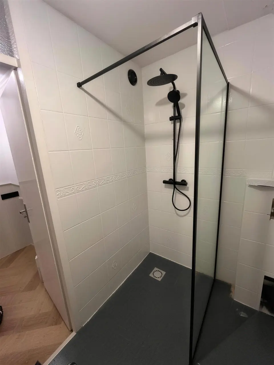 Badkamer afgemonteerd, Midden-Beemster